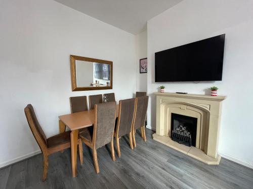 The LFC Red House - Spacious House With 5 Bedrooms, 2 Bathrooms, Street Parking And 1 Minute From The Stadium photo 31