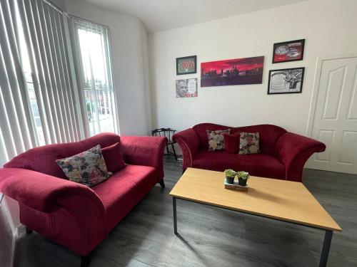 The LFC Red House - Spacious House With 5 Bedrooms, 2 Bathrooms, Street Parking And 1 Minute From The Stadium photo 42