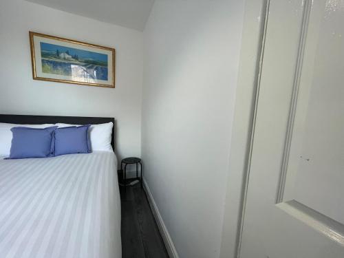 The LFC Red House - Spacious House With 5 Bedrooms, 2 Bathrooms, Street Parking And 1 Minute From The Stadium photo 45