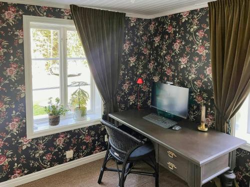 Gallery image of Lantliv Nära Stad Och Sjö Med Plats För Många in Torestorp