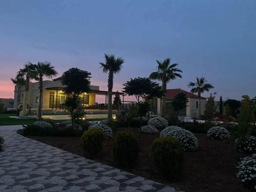 Zahrada ubytování alqaisar chalet