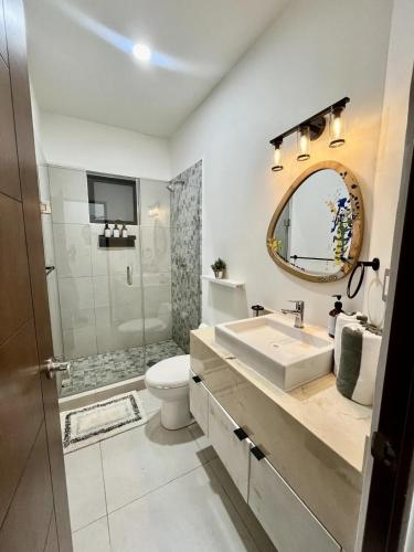 Ένα μπάνιο στο UNIQ Condo Viñedos del Mar, Valle de Guadalupe