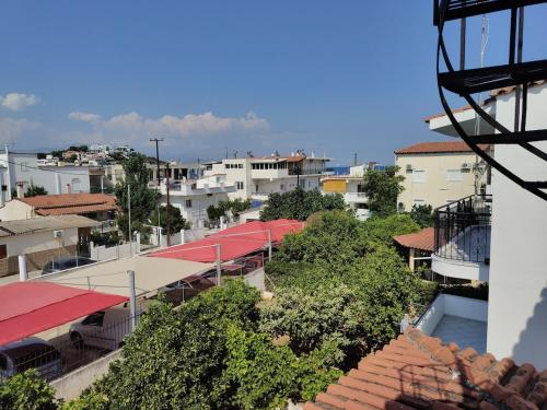 Το κτήριο όπου στεγάζεται  η παραθεριστική κατοικία