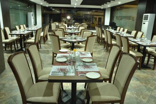 Gallery image of Grand Clarks Inn in Badami