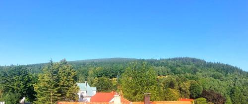 Nespecifikovaný výhled na hory nebo výhled na hory při pohledu z apartmánu