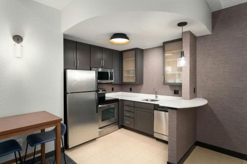 Cucina o angolo cottura di Residence Inn Gainesville I-75