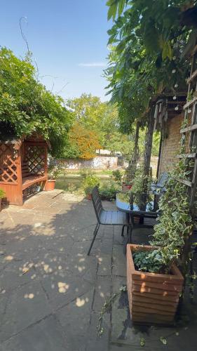 Amazing Location - City of London- 2 Bedroom Stunning Canal View House With Private Garden,Parking & Balcony photo 86