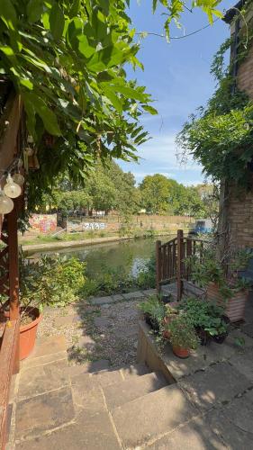Amazing Location - City of London- 2 Bedroom Stunning Canal View House With Private Garden,Parking & Balcony photo 80