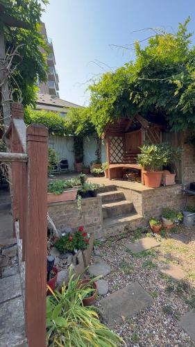 Amazing Location - City of London- 2 Bedroom Stunning Canal View House With Private Garden,Parking & Balcony photo 79