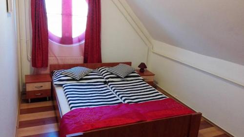 Cama o camas de una habitación en Juniperus Park Hotel Kecskemét
