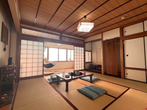 Χώρος καθιστικού στο Rest Collection GuestOne Kyoto