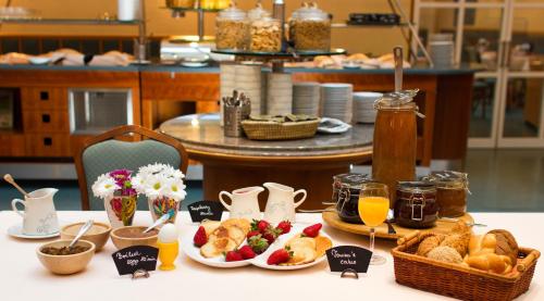 Adria Hotel Prague Image
