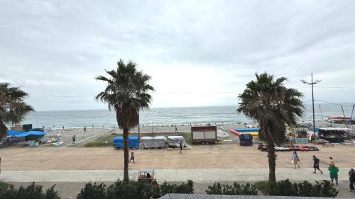 アパートメントから撮影された、または一般的な海の景色