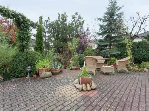 Ein Garten an der Unterkunft Wohnung in Bad Zwesten am Edersee
