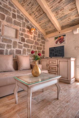 Gallery image of Piazza Apartments 1 in Petrovac na Moru