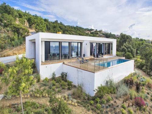 Bazen v nastanitvi oz. blizu nastanitve Sunset Villa with Bay View