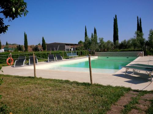 Bazén v ubytování Il Gelsomino Bio Agriturismo nebo v jeho okolí