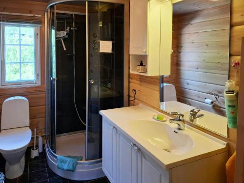 Koupelna v ubytování Family Cabin Cluster By Waterfall In Bjorli