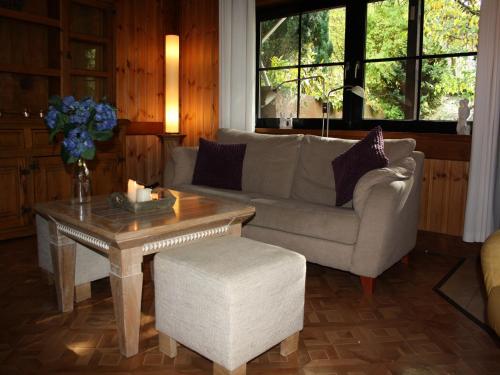 Et opholdsområde på Holiday Home in Eichenborn with Garden