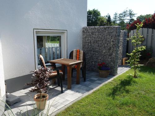 Κήπος έξω από το Apartment in Ennerich s Valley