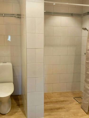 Ένα μπάνιο στο Apartment In Historic School In Peaceful Småland
