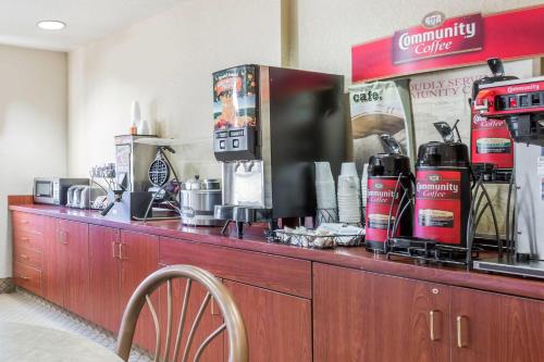 Kaffee-/Teezubehör in der Unterkunft Microtel Inn & Suites Marianna