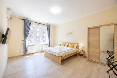 Central 4BEDROOM Madách Square Apartment