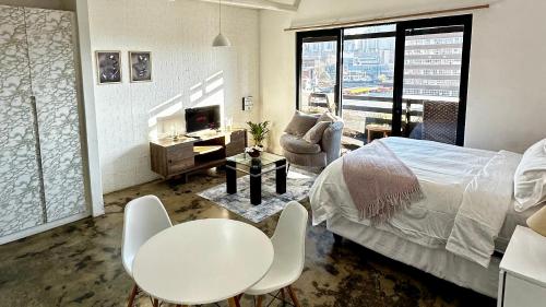 Katil atau katil-katil dalam bilik di Urban luxe -city view