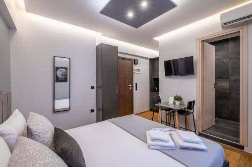 Ermou Central Studios and Suites!