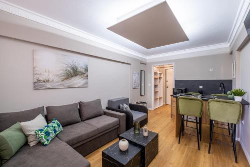Ermou Central Studios and Suites!