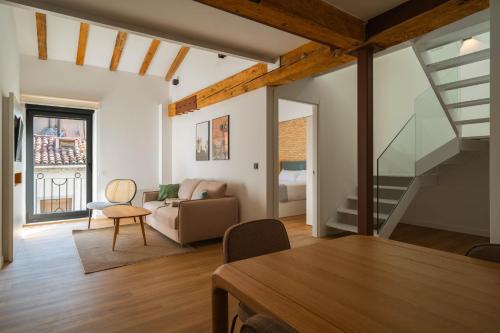 Limehome Pamplona Hilarión Eslava