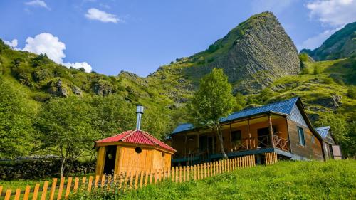 Φωτογραφία από το άλμπουμ του Gveleti Mountain Lodges Kazbegi σε Gveleti