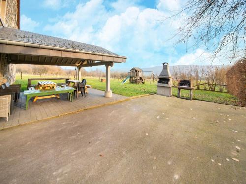 Zahrada ubytování Test Property Beautiful holiday home near Vielsalm with rural view
