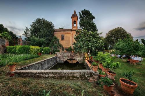 Zahrada ubytování Historic Tuscan Castle With Private Pool