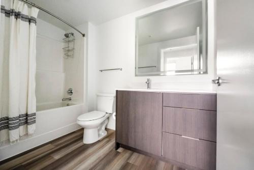 Koupelna v ubytování Blueground Downtown rooftop nr Marymoor Park SEA-896