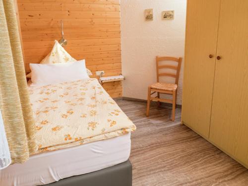 Katil atau katil-katil dalam bilik di Spacious Countryside Home