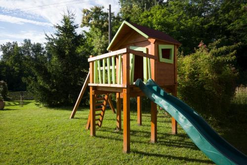 Zona de juegos infantil en Albergo Il Sicomoro