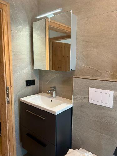LOISI Appartement mit großem Balkon - by NV-Appartements