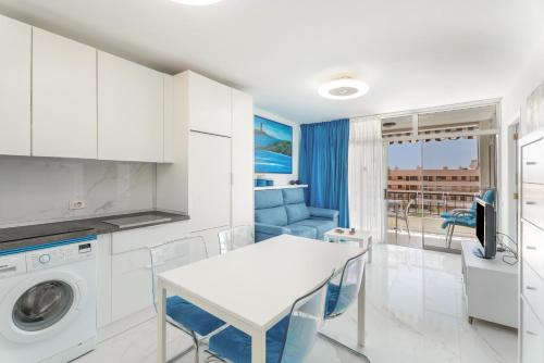 Apto Feliz-Los Cristianos Beach, Pool & Center