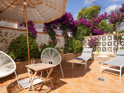 Villa with parking space