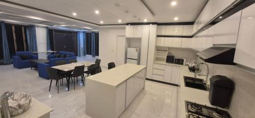 Una cocina o cocineta en Namadi Executive Stay