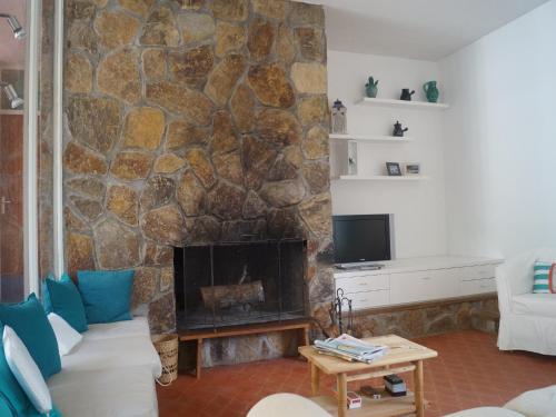 Μια τηλεόραση ή/και κέντρο ψυχαγωγίας στο Villa in Cavalaire-sur-Mer near the Sea