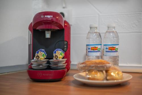 Makanan di atau berdekatan apartmen