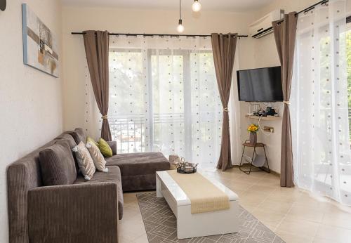 Φωτογραφία από το άλμπουμ του Stylish Flat with Free Pool Access, Bendita Mare by Flat Mаnаger στη Βάρνα