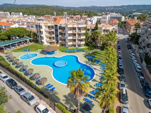 an aerial view of a resort with a pool at AR Bolero park in Lloret de Mar