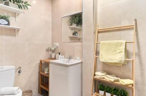 Central Studio, 3 min to Calle Larios, Ideal for Exploring Málaga