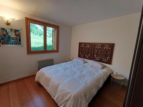 Postel nebo postele na pokoji v ubytování Appartement tout confort 4 pers, parking, vue village - FR-1-445-28