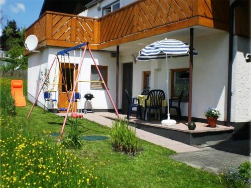 Κήπος έξω από το Gemütliche Ferienwohnung, Lechbruck