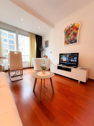 Le Angie By Api Rent #Central #AirConditioning #Croisette