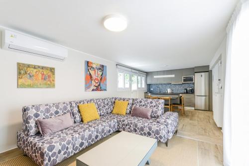 Modern apartment in Glifada